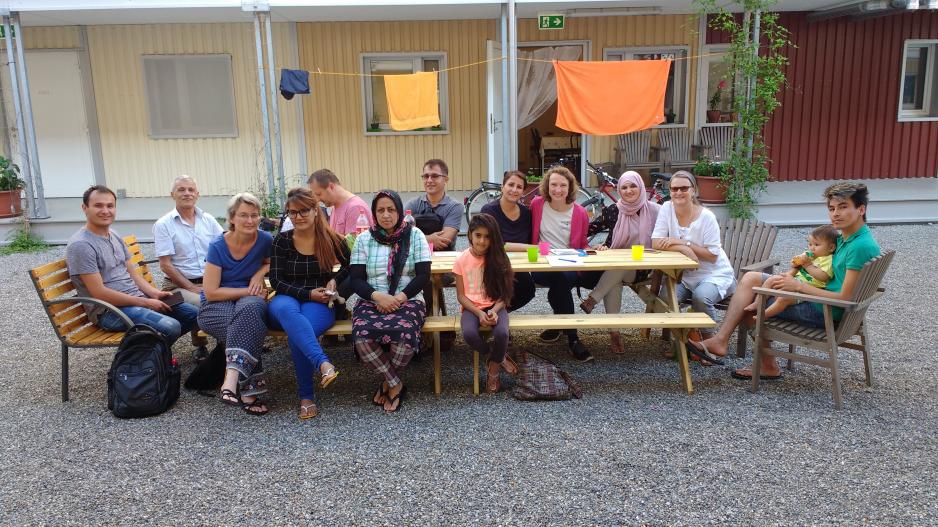 Auf der Suche nach einem Gottesdienst, Anlass? Vielleicht im Quartier?  Hier finden sich alle Termine chronologisch aufgelistet und mit Filtern sortierbar. Unterhalb der Filterfunktion ist der Link zum aktuellen forum. Menschen verschiedenster Länder in der Wohnsiedlung Zihlacker