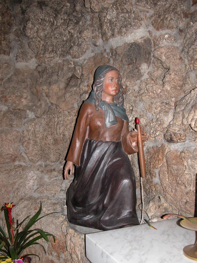 Bernadette in der Lourdes Grotte