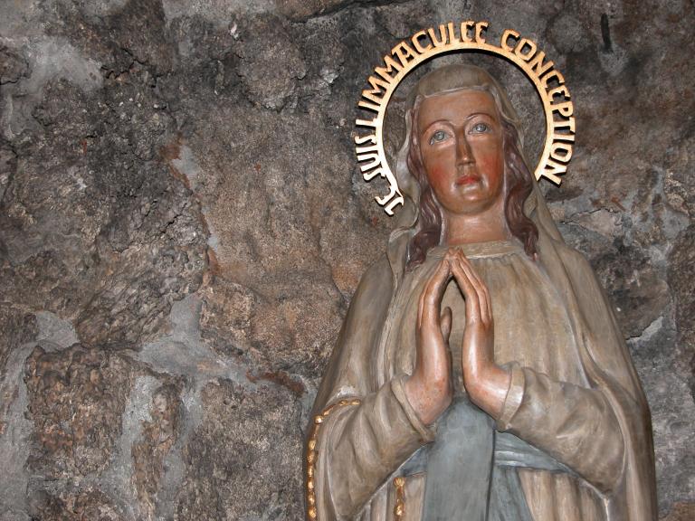 Maria in der Lourdes Grotte